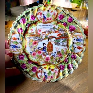 Vintage Gold trimmed amazing colors 6”Hand painted Geisha porcelain plate Japan